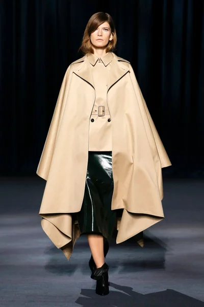 Look 14